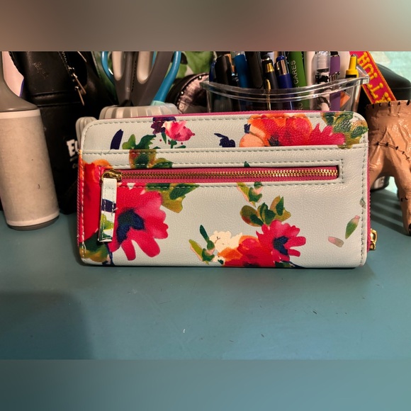 Floral Wallet - Picture 3 of 3